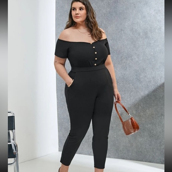 🎁Black off shoulder jumpsuit - Picture 1 of 7